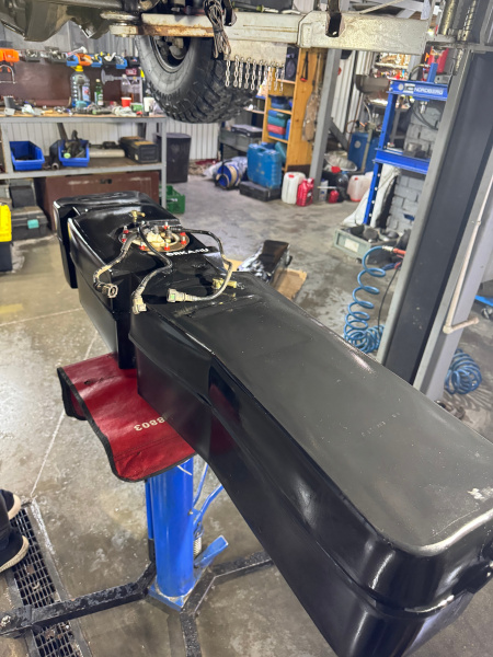 Увеличенный топливный бак Уаз Патриот 62,5 л. Правый (под погружной насос) усиленный пластик